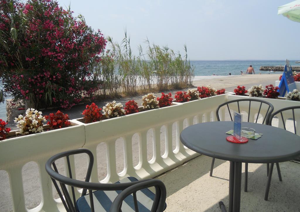 Bed And Breakfast Miramar Starigrad Exterior photo