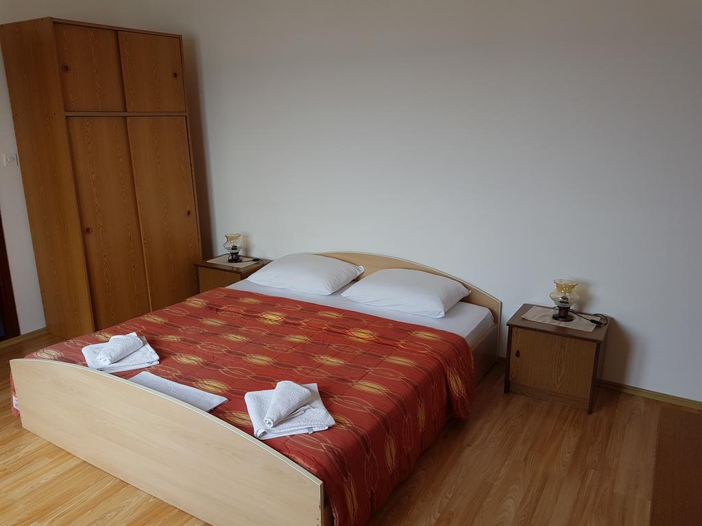 Bed And Breakfast Miramar Starigrad Exterior photo